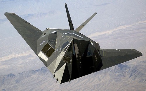 F-117 Nighthawk, chiến đấu cơ tàng hình đầu tiên - Ảnh: Defenselink.mil